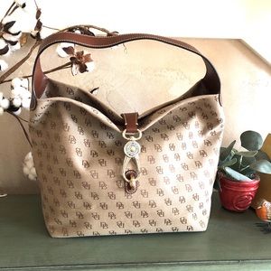 NWOT Dooney and Bourke bag